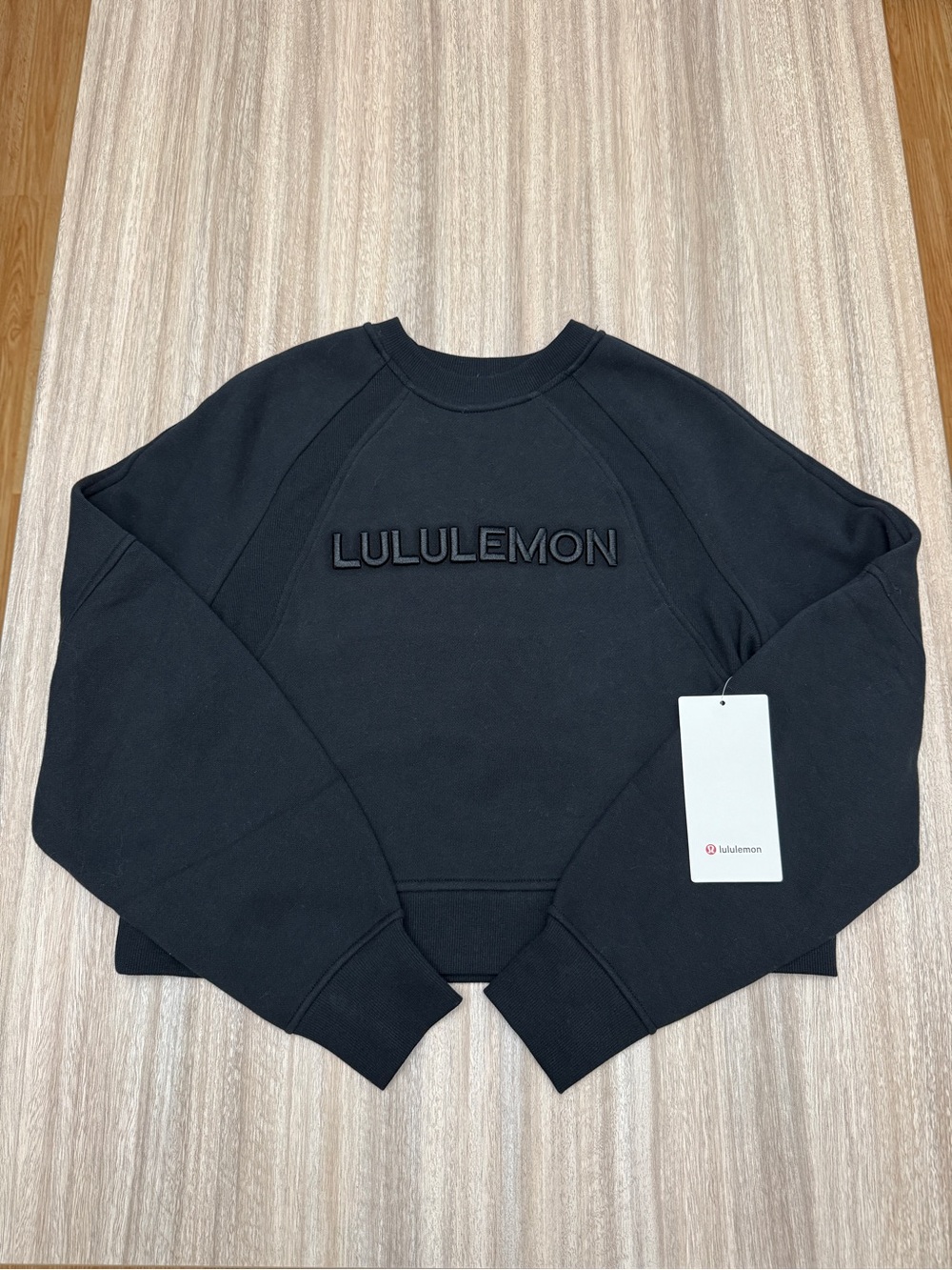 NWT Lululemon Scuba Pullover Wordmark in Black Size X-Smal/Small
